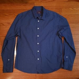 UNTUCKit long sleeve button down shirt